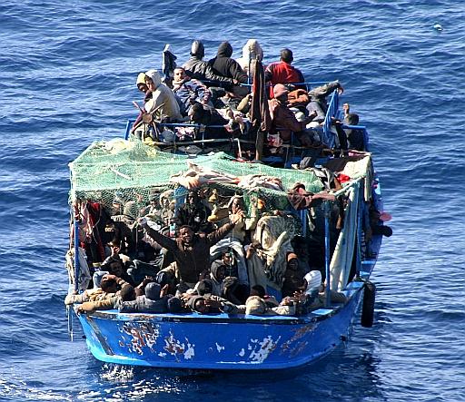 Un barcone di migranti